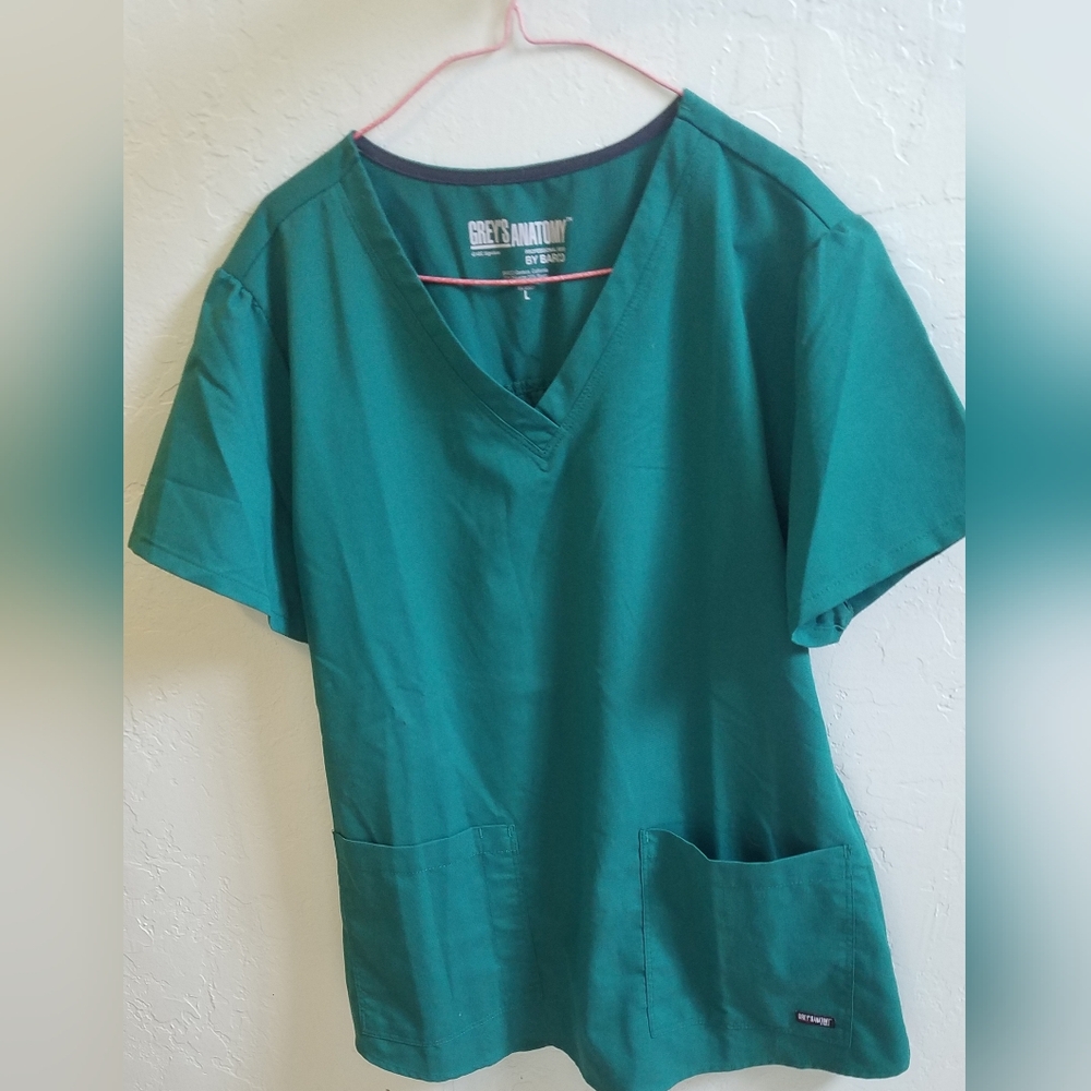 Scrub top